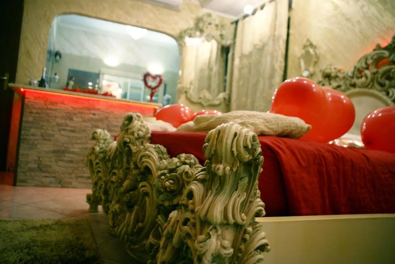 Gold luxury suite home roma Rome